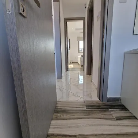 The Belvedere Marina * Lachi