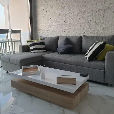 The Belvedere Marina * Lachi