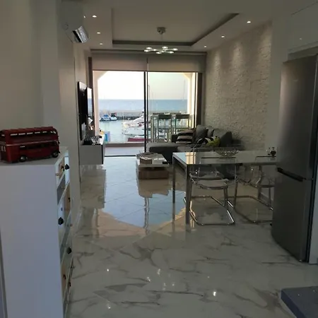 The Belvedere Marina شقة