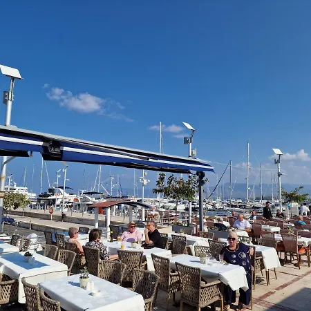 The Belvedere Marina 라치
