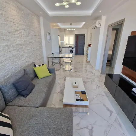 The Belvedere Marina Apartment Lachi