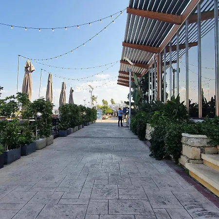 The Belvedere Marina Διαμέρισμα Λατσί
