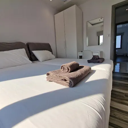 The Belvedere Marina شقة