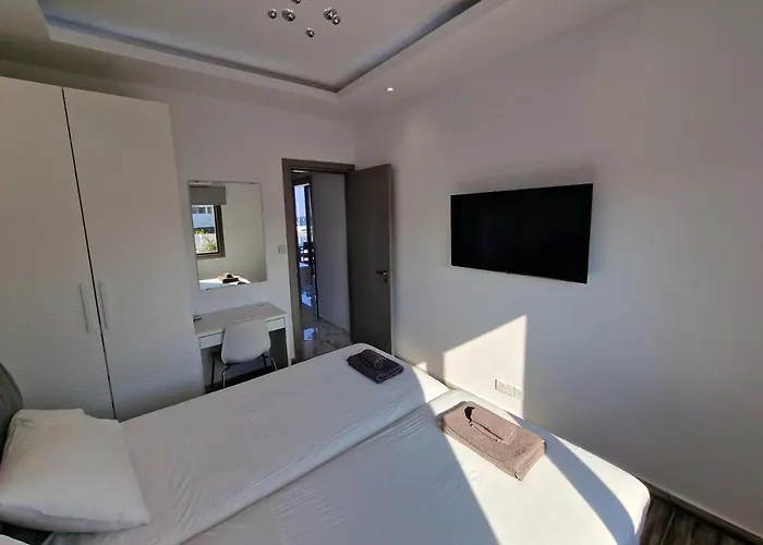 The Belvedere Marina Apartment *