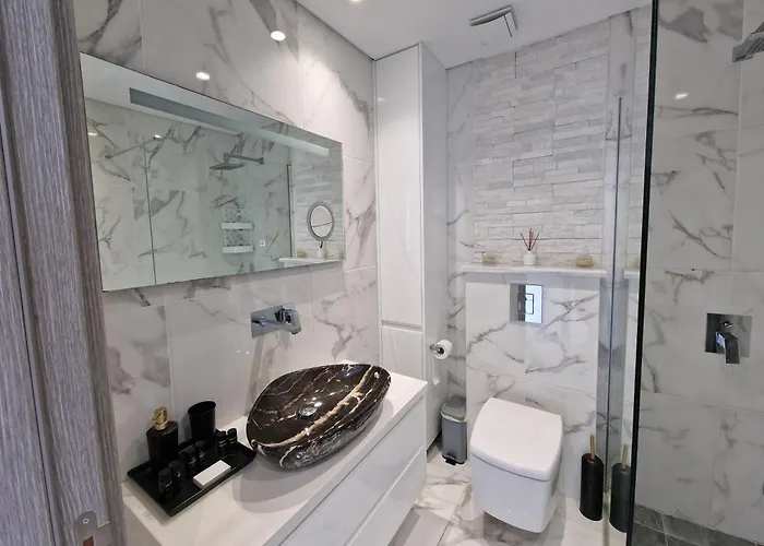 The Belvedere Marina Apartment *