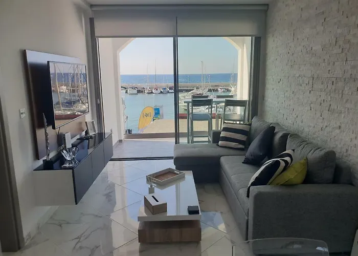 The Belvedere Marina Apartment Lachi